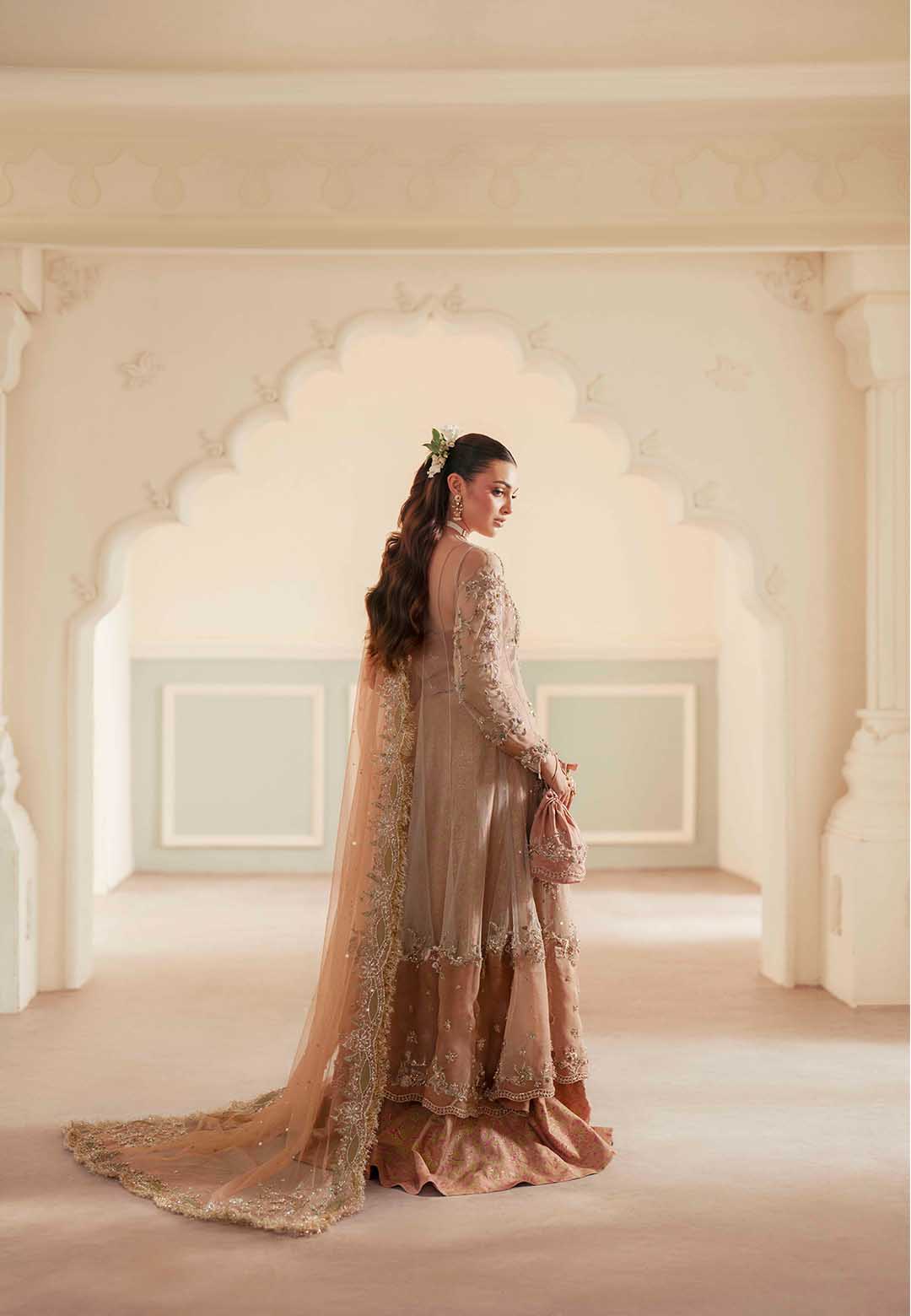 ayesha beig wedding dress Shahveer Jafry & Ayesha Beig looks adorable together at family wedding . . . . Follow @blogbynamra . . . #ayeshabeig #shahveerjafry #couplegoals #blogbynamra