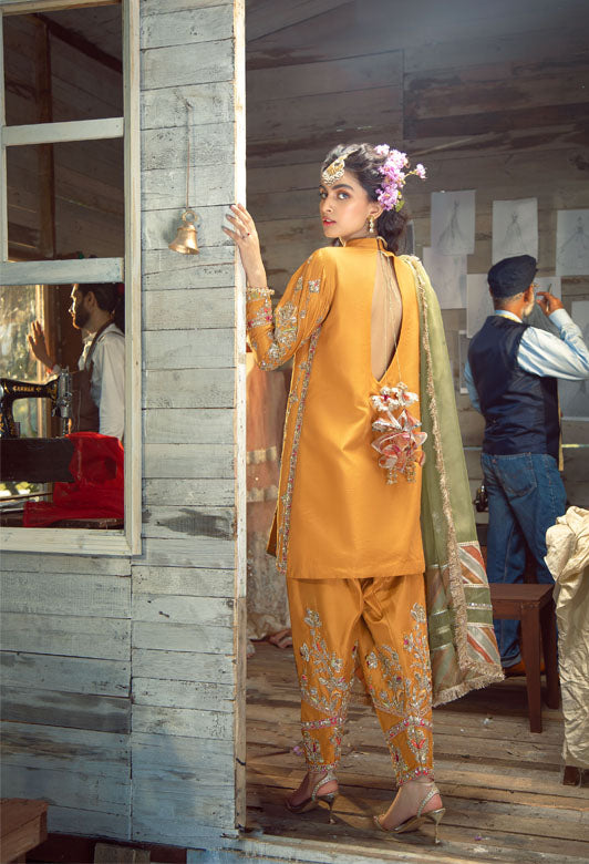 Gota Kumari best fashion designer in Pakistan and london S / YES Gota Kumari best fashion designer in Pakistan and london S / YES